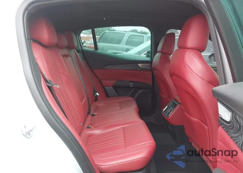 2023 Maserati Grecale Modena z USA, uszkodzony, nr VIN ZN682AVM3P7428885